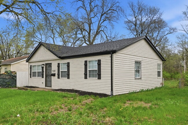 Foto del edificio - 3-Bedroom Home Minutes from Miller Beach & the Indiana Dunes