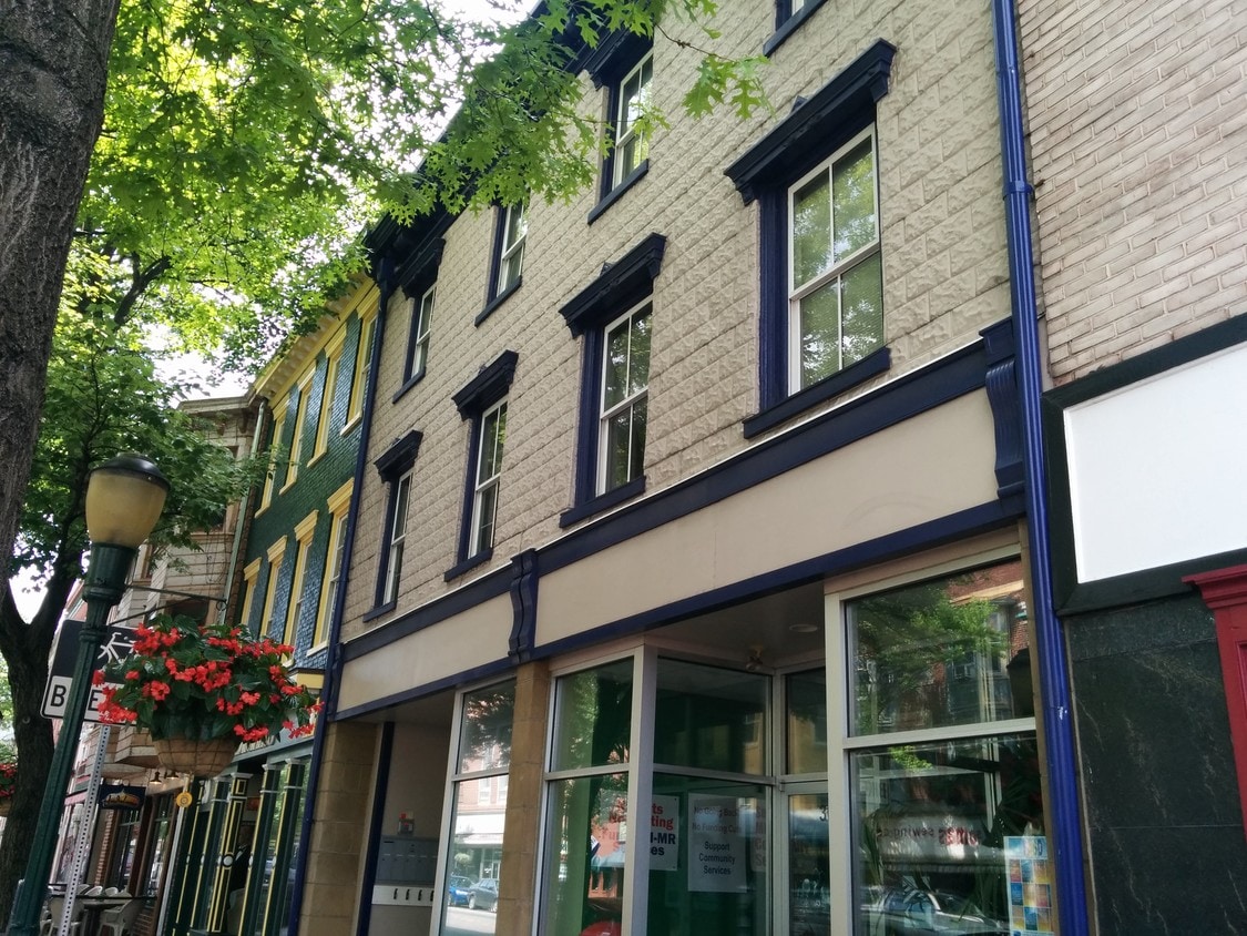 Primary Photo - 34 N Hanover St