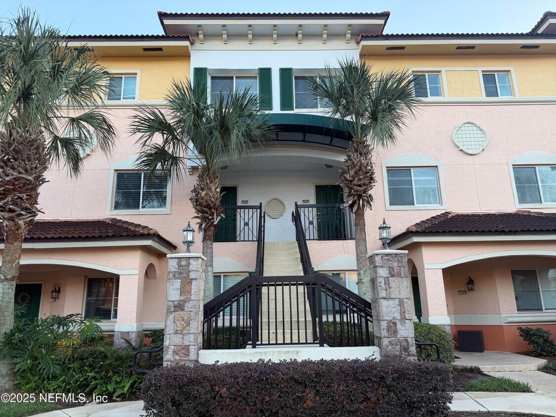 Foto principal - 9745 Touchton Rd