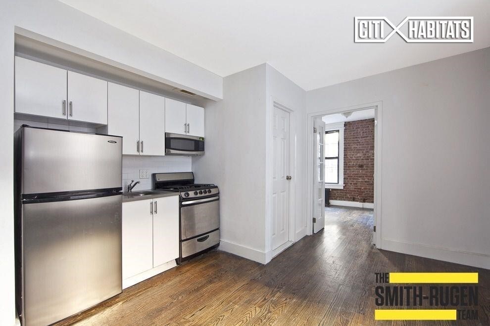 Primary Photo - 15 Essex St