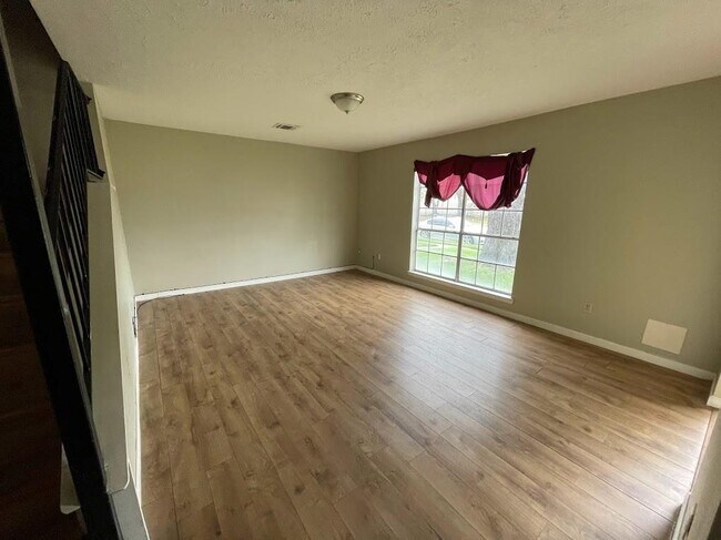 Foto del edificio - 7358 Crownwest St