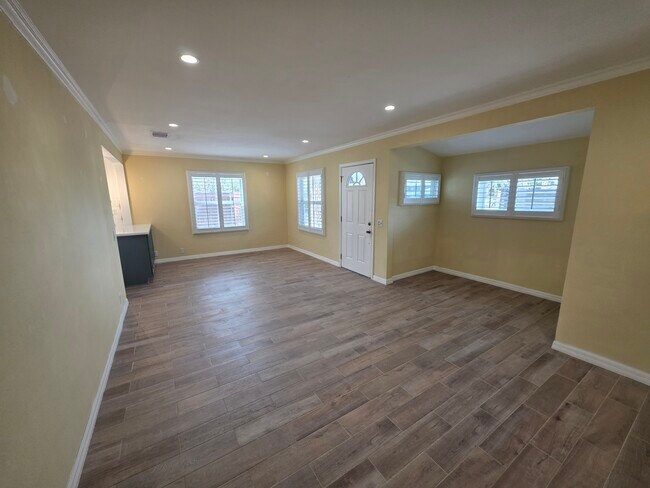 Building Photo - 18822 Hart St