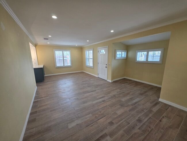 Foto del edificio - 18822 Hart St