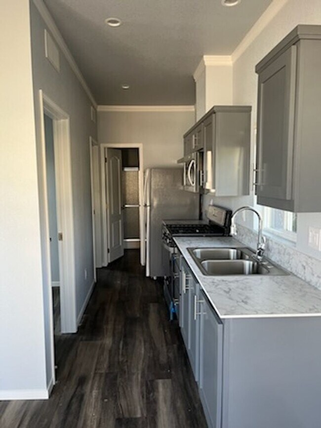 Foto del edificio - Anthony's