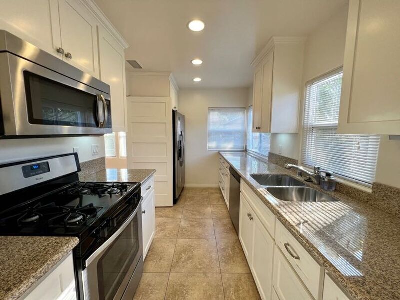 Foto principal - 1237 Hayes Ave