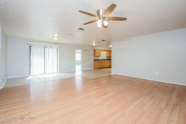 Building Photo - 1320 Arlington Cir