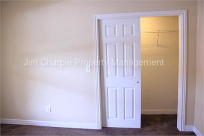 Building Photo - 117 N Evergreen Ave