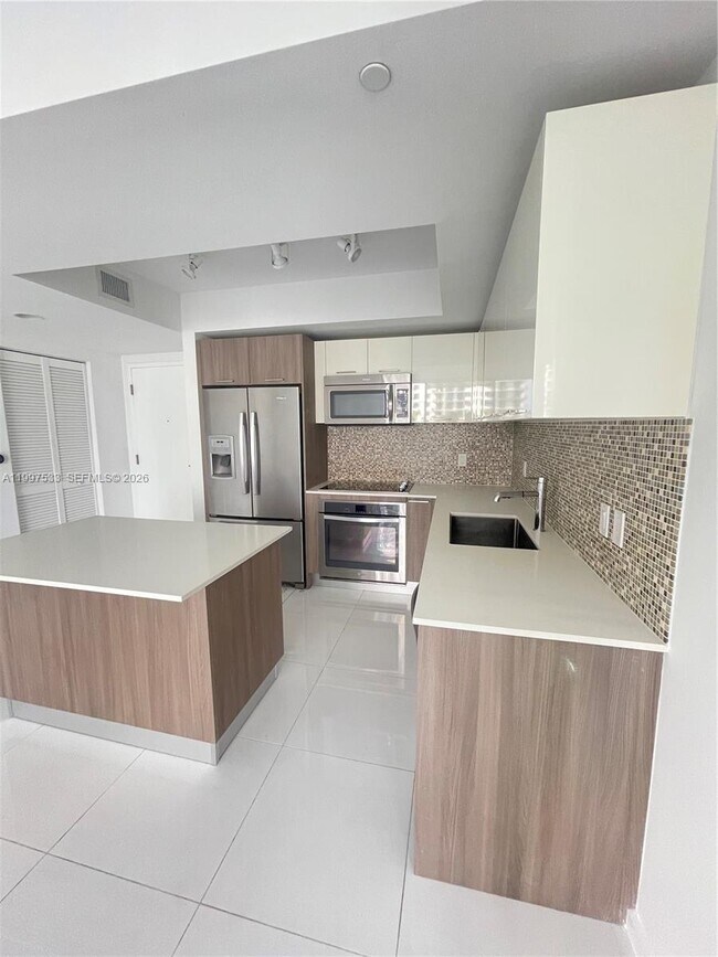 Foto del edificio - 5252 NW 85th Ave