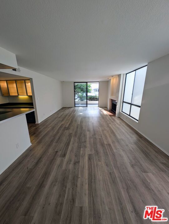 Foto del edificio - 1312 S Saltair Ave