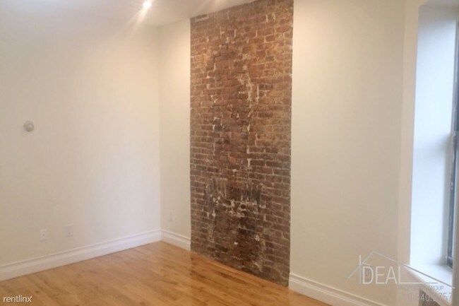 Building Photo - 816 Bergen St