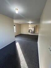 Building Photo - 30 Elm Ct