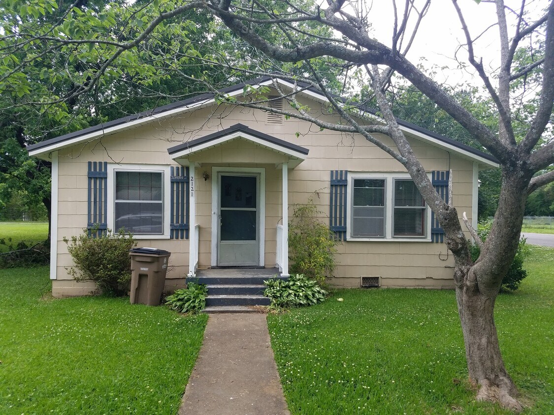 Primary Photo - HOUSE FOR RENT - DECATUR