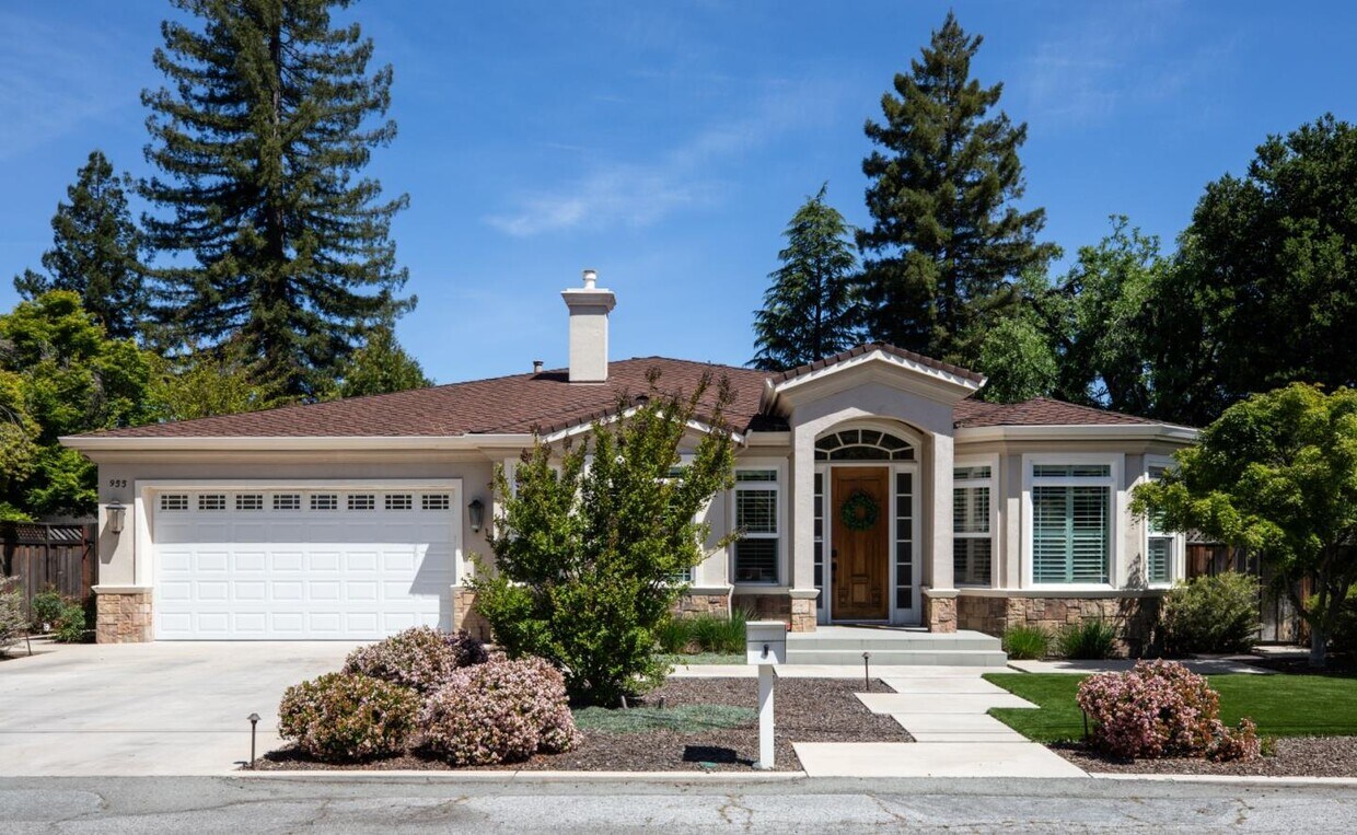 Foto principal - 955 Stanley Ave