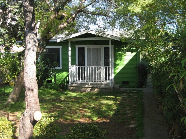 Building Photo - 2422 1/2 Penmar Ave