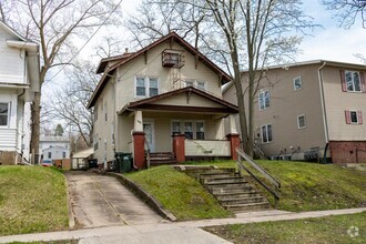 Building Photo - 528 S Lucas St