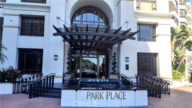 Foto del edificio - 700 W Harbor Dr