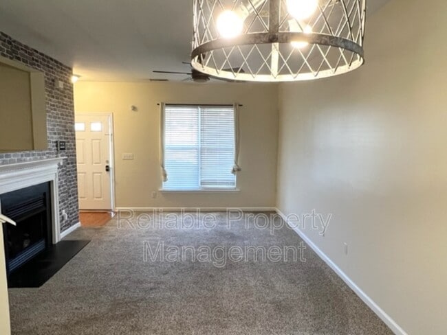 Building Photo - 413 Woodson Dr