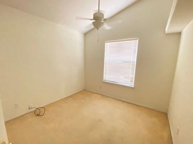 Building Photo - 3325 Chickasaw Dr