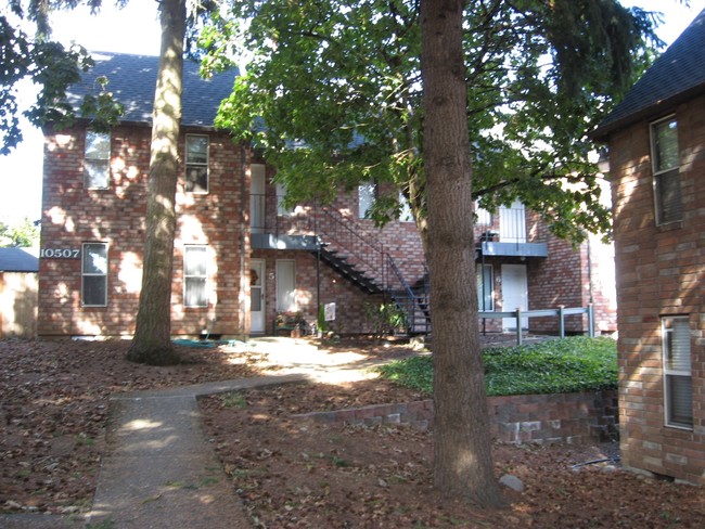 Building Photo - Brittany Arms Apartments
