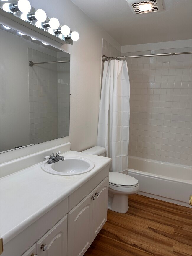 baño - 2850 Sneath Ln