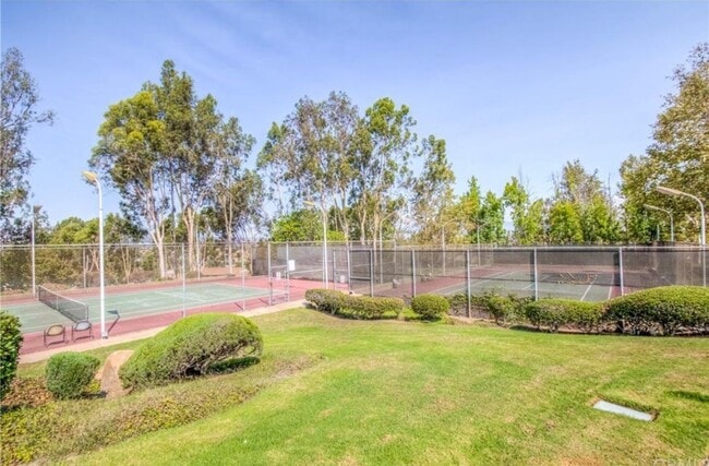 Foto del edificio - 16317 Sierra Ridge Way
