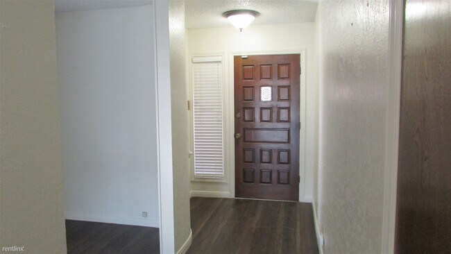 Building Photo - 3 br, 2 bath House - 904 Turtle Bend Drive