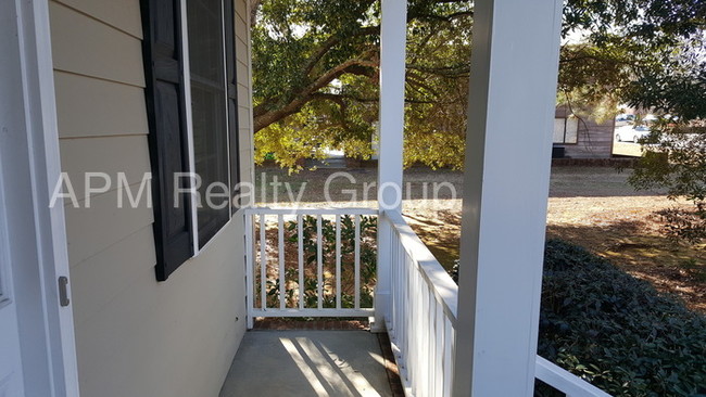 Building Photo - 344 Byron Rd