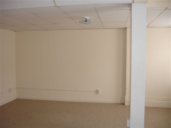 Building Photo - 219 Howe Ave