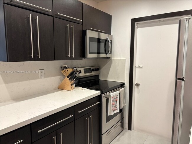 Foto del edificio - 7945 SW 104th St