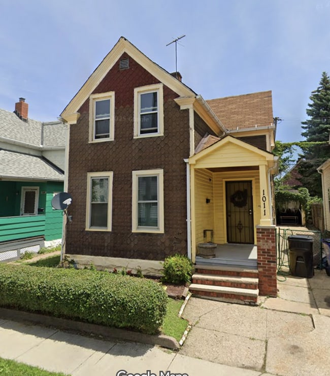 Building Photo - 1011 E 72nd St