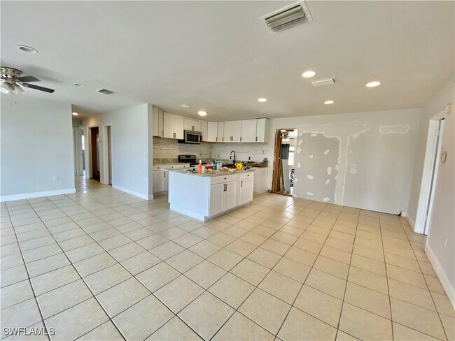 Building Photo - 106 Leeland Heights Blvd W