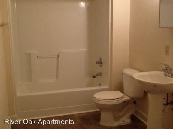 Building Photo - 170 River Oak Dr