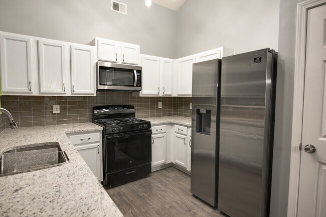 Cocina - 7151 Springchase Way