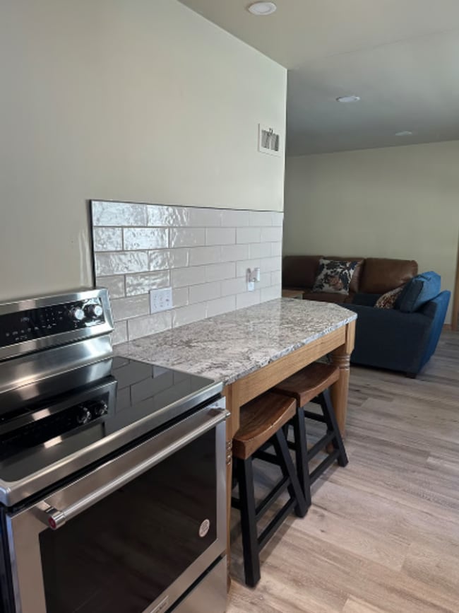 Building Photo - 1514 S Western Ave