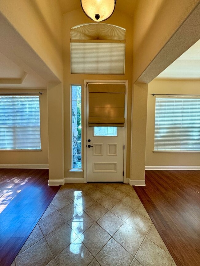 Foto del edificio - Beautiful Four-Bedroom Home Available in Folsom!