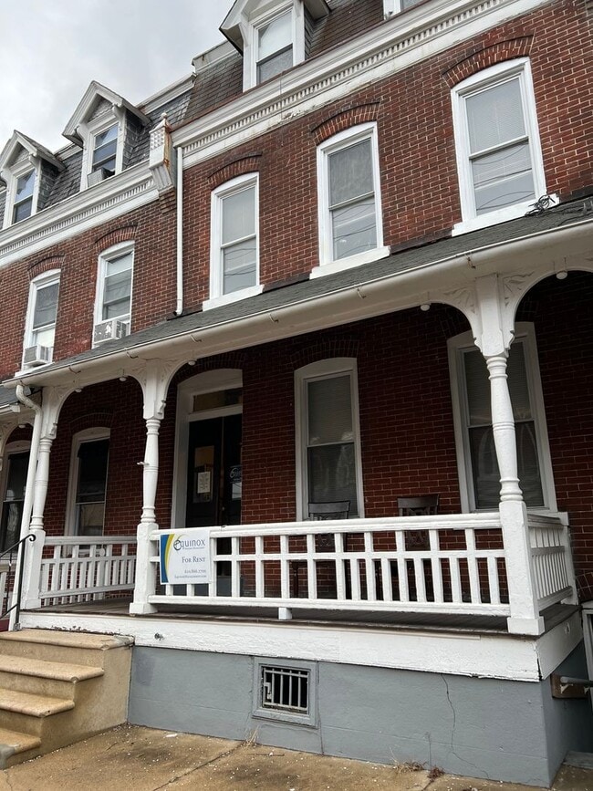 Building Photo - 139 N 10th St