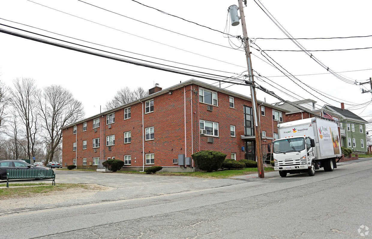 Building Photo - 100 Cedar St