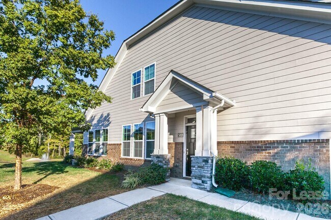 Foto del edificio - 5818 Glenmore Garden Dr