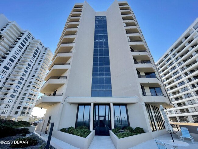 Building Photo - Furnished Oceanview 2 Bed, 2 Bath Condo – ...