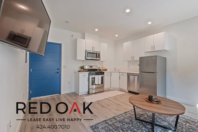 Foto del edificio - ~1 Month FREE~ Gorgeous One Bedroom with M...