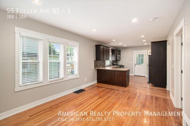 Foto del edificio - 55 Fuller Ave NE