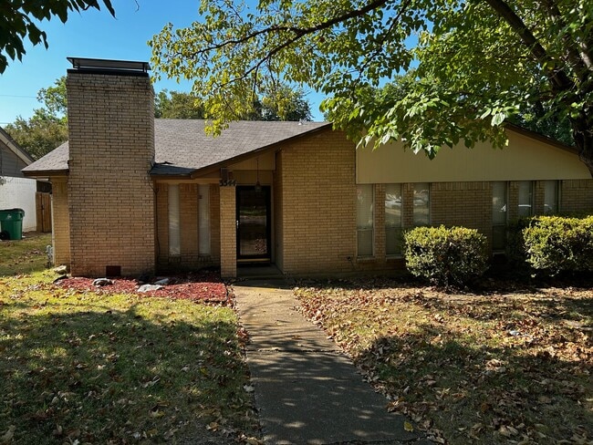 Building Photo - 3544 Esplendor Ave