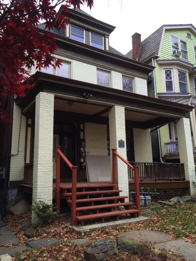 Building Photo - 417 Kelly Ave