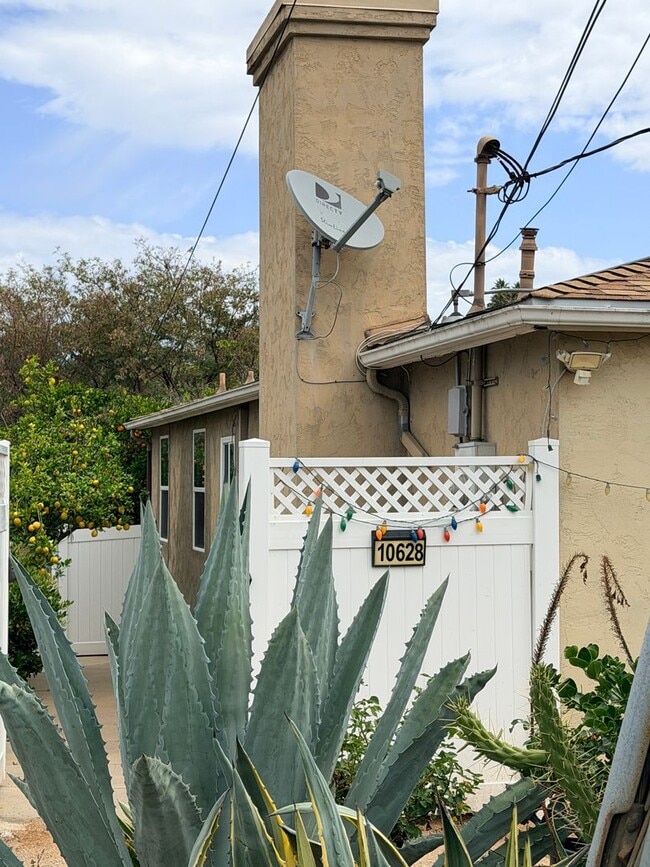 Building Photo - Three bedroom , two bath home in beautiful La Mesa!