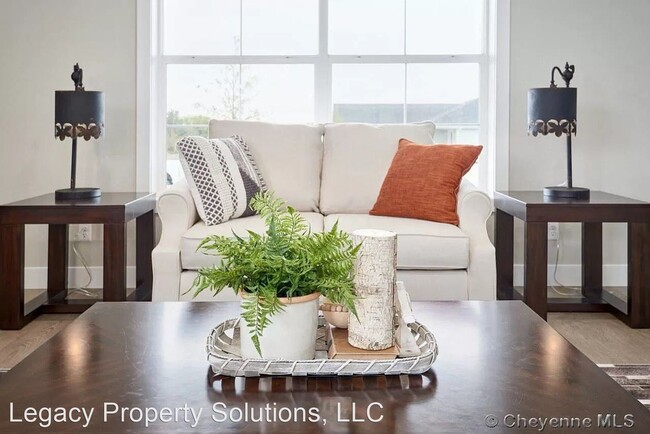 Foto del edificio - 3 br, 2 bath House - 5332 Opal Dr.
