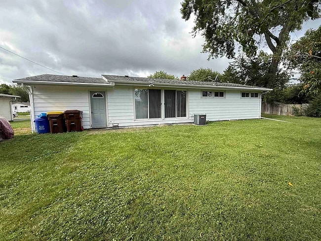Building Photo - 1011 Foster Ct