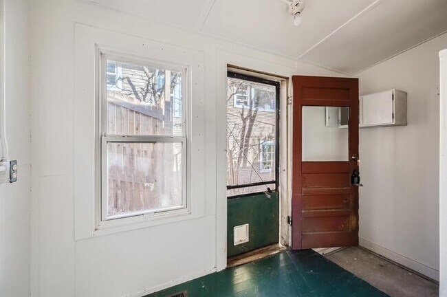 Building Photo - 312 Pilot Knob Ave