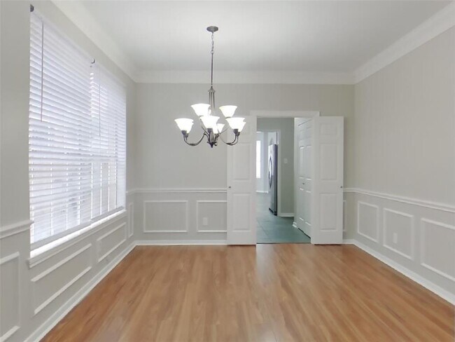 Foto del edificio - 7302 Emerald Glen Dr