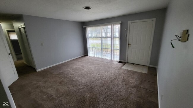 Building Photo - 4940 Leone Dr