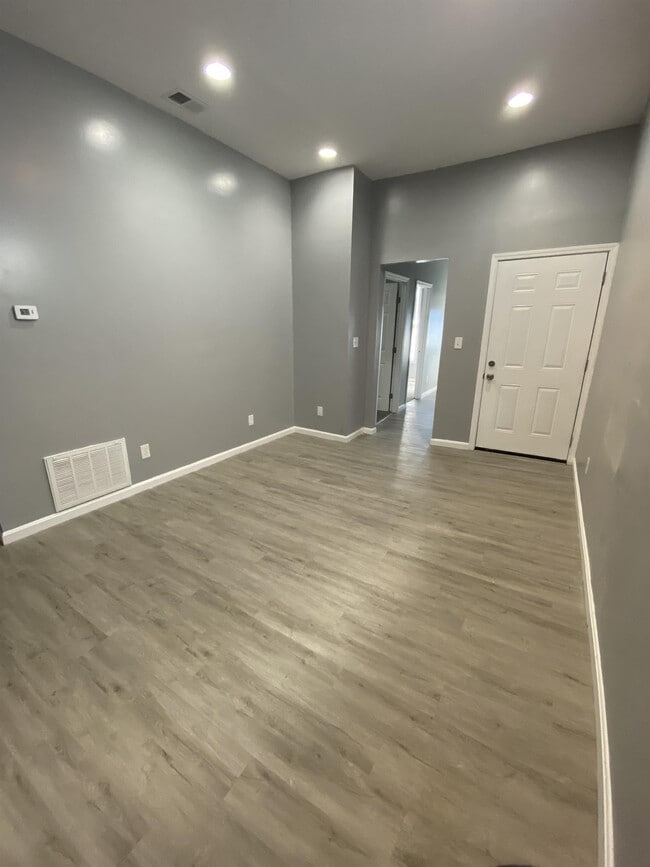Building Photo - 417 N 20th St